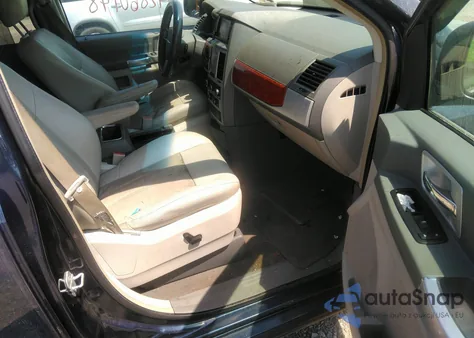 2008 Chrysler Town & Country Touring from USA, damaged, VIN 2A8HR54P18R773387